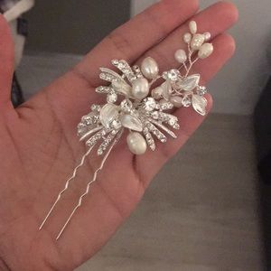 Bridal hair clip